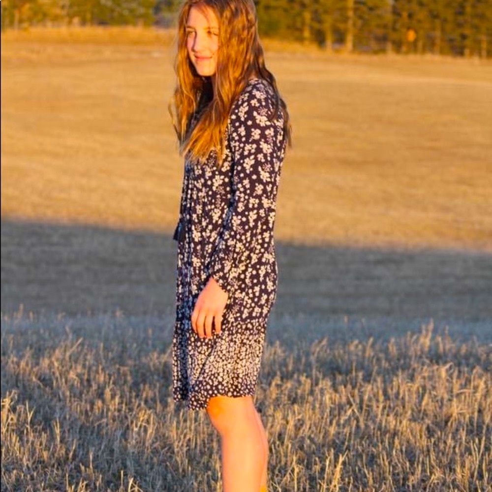 ❤️ 5/25 Like New Flowery Boho Style Music Festival Dress